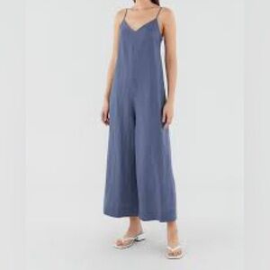 UNIQLO Blue Linen Blend Cropped Wide Leg Jumpsuit Adjustable Straps Size L